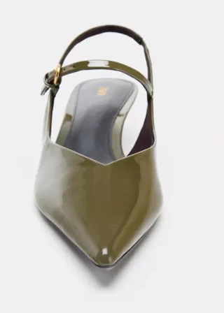 Zapatos slingback verdes con tiras