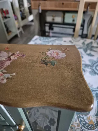 Joyero verde con detalles dorados