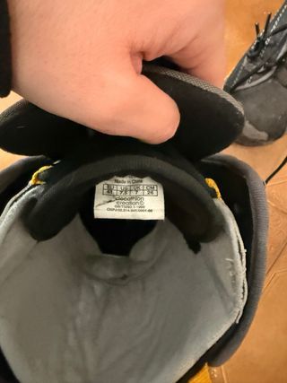 Tavola da snowboard Quechua e scarponi