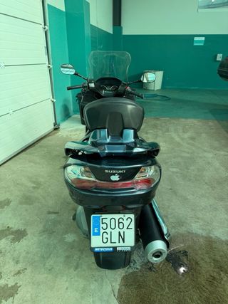 Suzuki Burgman 400cc Maxi Scooter