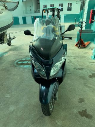 Suzuki Burgman 400cc Maxi Scooter