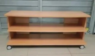 Mueble TV con ruedas