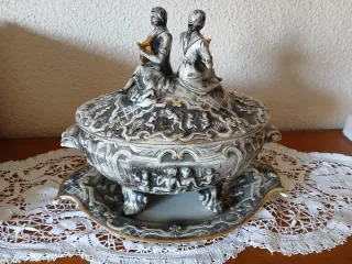 Sopera cerámica portuguesa figuras