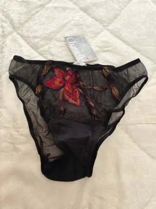 Sujetador Chantelle tul bordado negro