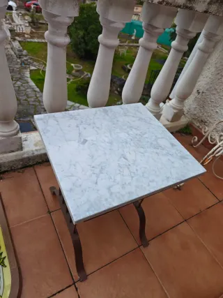 Mesa auxiliar mármol revistero 45x40