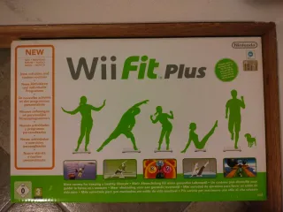 Nintendo Wii Fit Plus completo di pedana