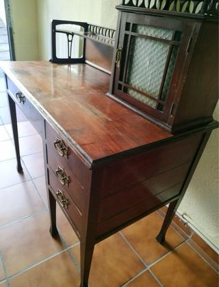 Escritorio clásico madera