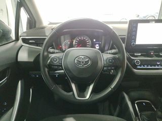 Toyota Corolla Sedán  125H Active Tech