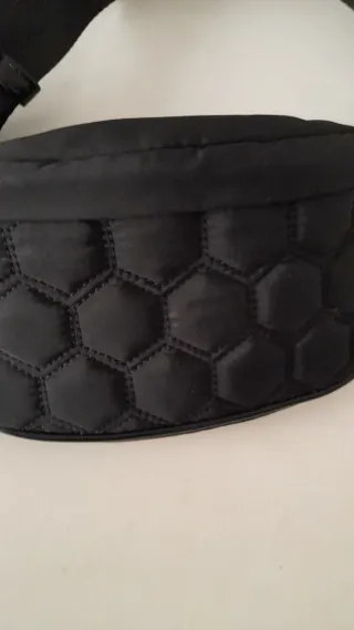 Bolso Zara Negro Acolchado Hexagonal