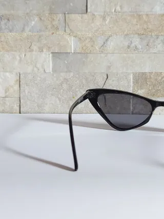 Occhiali da sole neri cat-eye