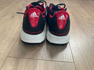 Zapatillas Adidas Negras y Rojas