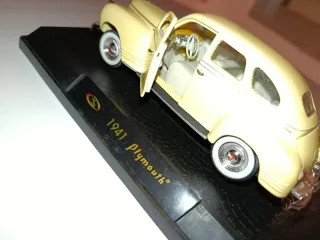 Road Signature 1941 Plymouth