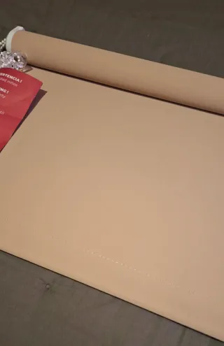 Estor enrollable sin tornillos color sable