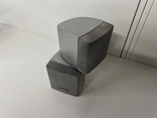 Altavoces BOSE doble cubo con soportes x2