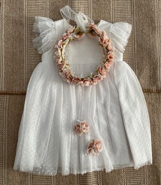 Vestido de arras niña con corona y adorno floral