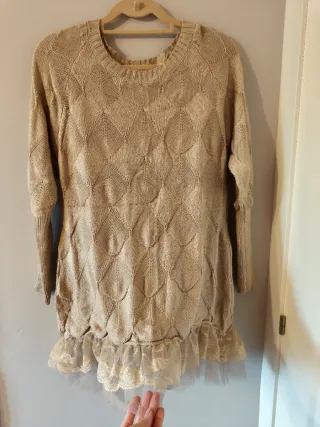 Vestido beige con encaje