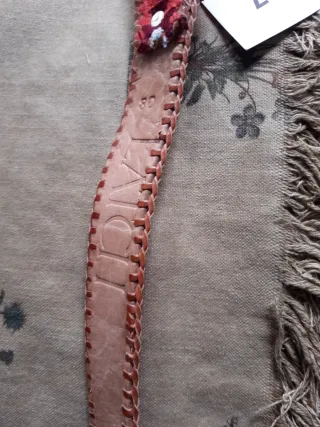 Cinturón de cuero bordado étnico