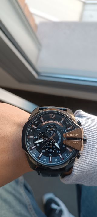 Reloj Diesel Negro y Dorado