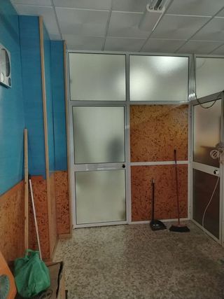 Local comercial en alquiler en Parque Victoria Eugenia en Málaga