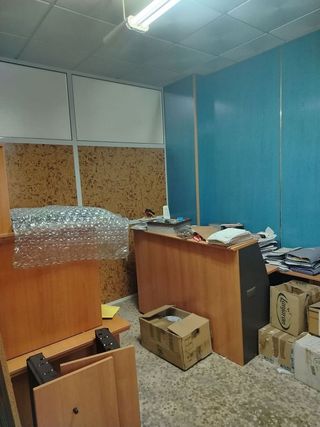 Local comercial en alquiler en Parque Victoria Eugenia en Málaga