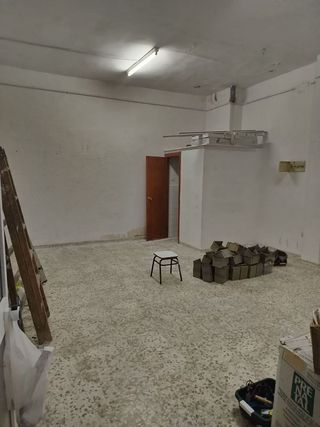 Local comercial en alquiler en Parque Victoria Eugenia en Málaga