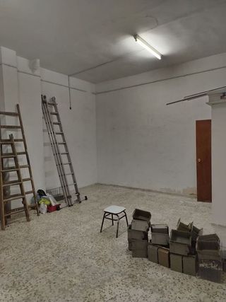 Local comercial en alquiler en Parque Victoria Eugenia en Málaga