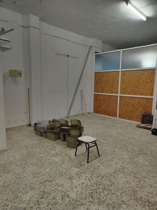 Local comercial en alquiler en Parque Victoria Eugenia en Málaga