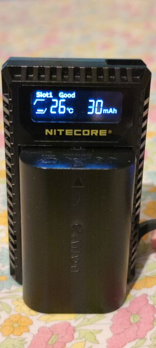 Cargador Nitecore UCN1