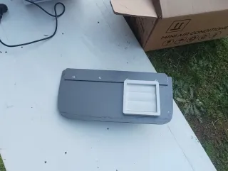 Mini aire acondicionado blanco