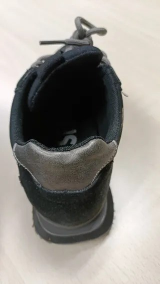 Deportivas Gioseppo negras y grises