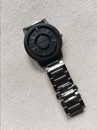 Aprovecha!Reloj acero inoxidable magnético