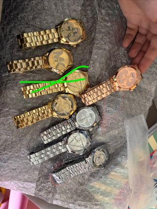 Reloj Guess color oro rosa