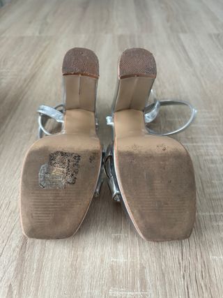 Sandalias de tacón plateadas