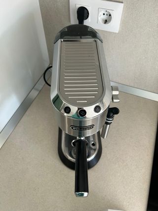 Cafetera De'Longhi Dedica EC685 + Molinillo