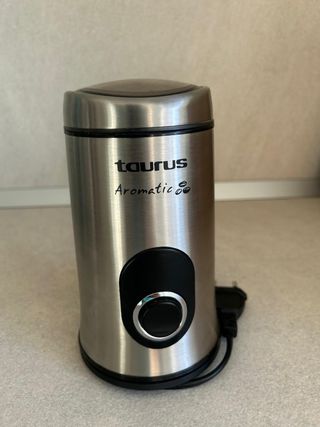 Cafetera De'Longhi Dedica EC685 + Molinillo