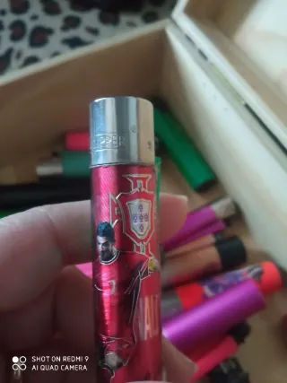 Collezione 35 accendini Clipper