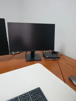 Ordenador HP ProDesk Mini y pantalla LG de 24''