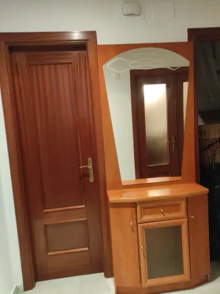 Mueble de entrada con espejo