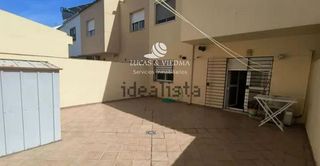 Casa adosada en venta en Benacazón