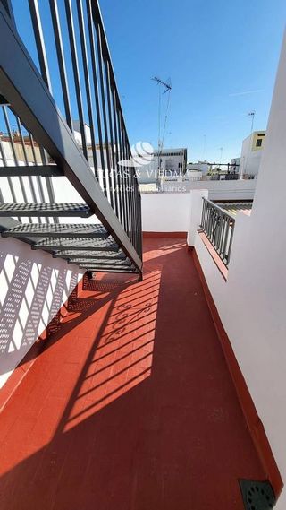 Casa adosada en venta en Las Almenas en Tomares