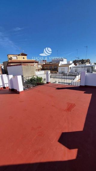 Casa adosada en venta en Las Almenas en Tomares