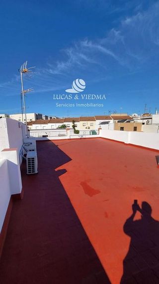 Casa adosada en venta en Las Almenas en Tomares