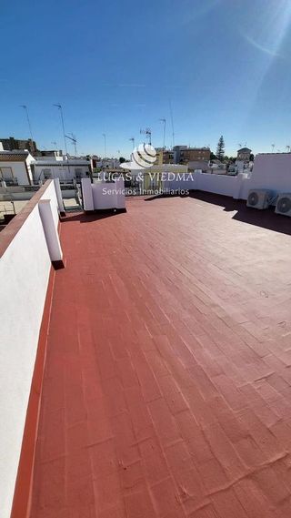 Casa adosada en venta en Las Almenas en Tomares