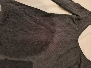 Camiseta negra ajustada manga corta