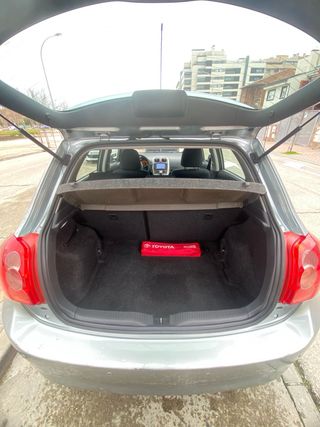 Toyota Auris 2008 AUTOMATICO Pegatina C