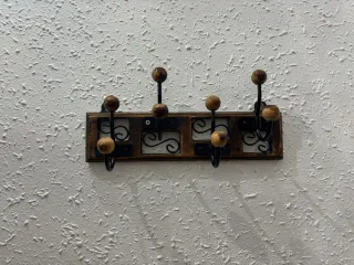 Colgador de pared madera y metal