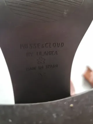 Botines color  cuero,5 cm de tacón