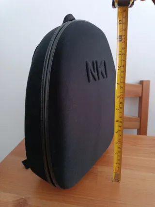Mochila pequeña NKI negra