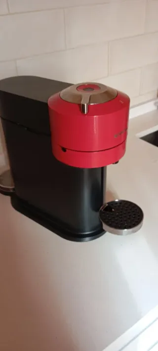 Cafetera Nespresso Vertuo Roja
