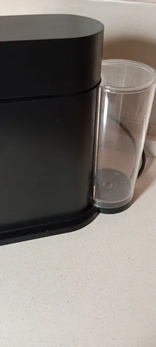 Cafetera Nespresso Vertuo Roja